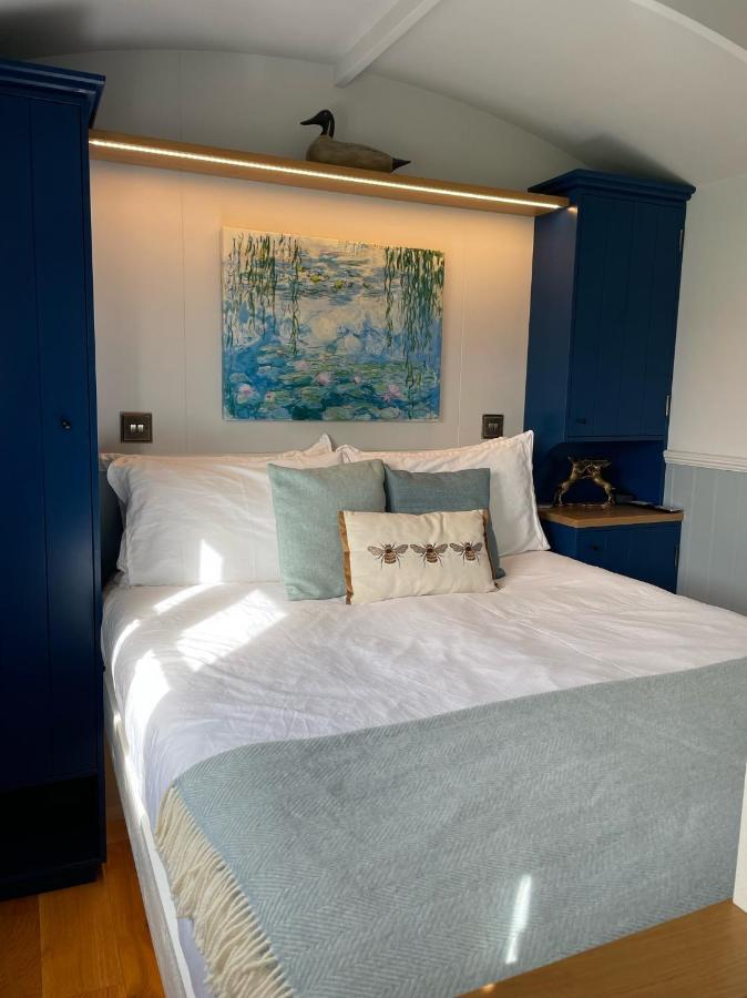 The Bibury - Westwell Downs Shepherd Huts Oxford Exterior foto