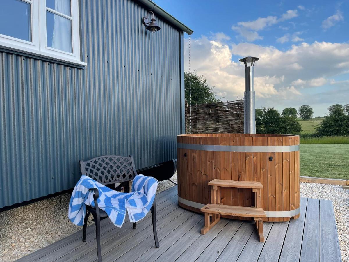 The Bibury - Westwell Downs Shepherd Huts Oxford Exterior foto